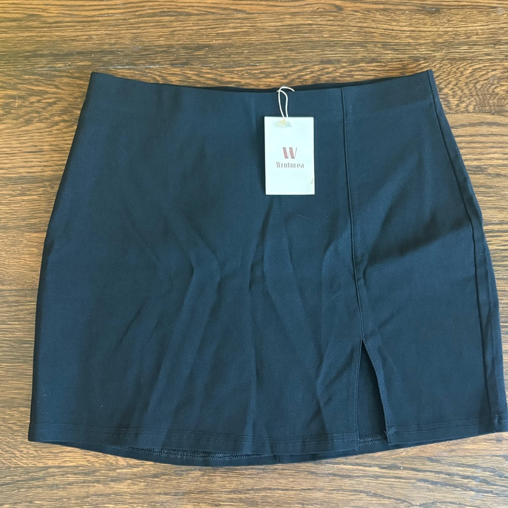 Wrotorea black skirt